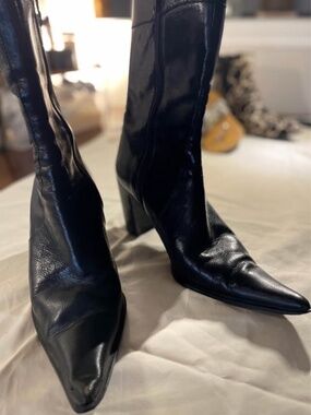 BLACK BOOTS - Size 8